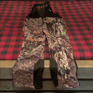 Camo Under Armour bib